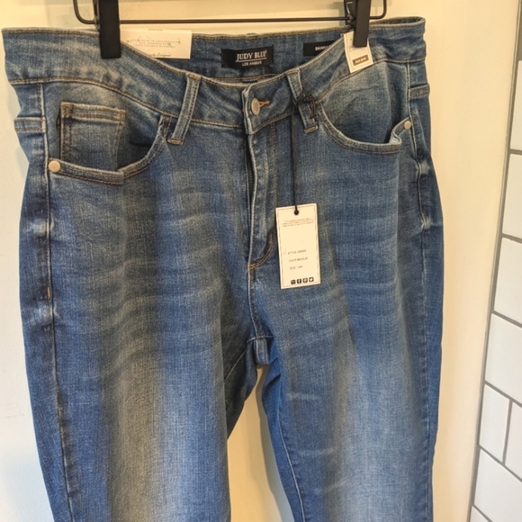 Judy Blue Los Angeles Mid Rise Skinny Fit Jeans - Picture 2 of 8